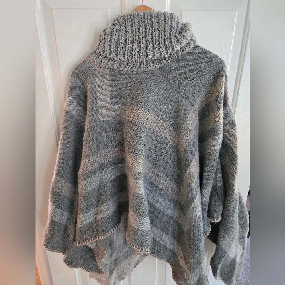 Cozy Gray Knit Women's Poncho